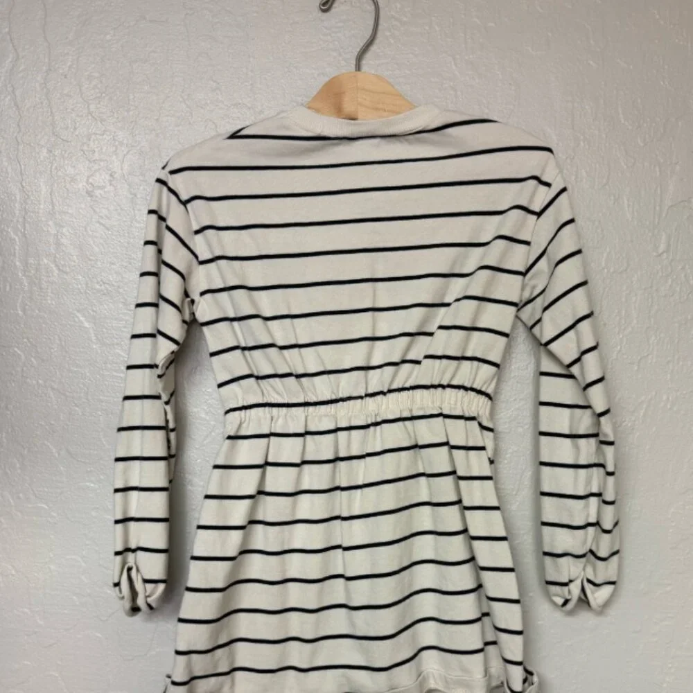 Zara follow us